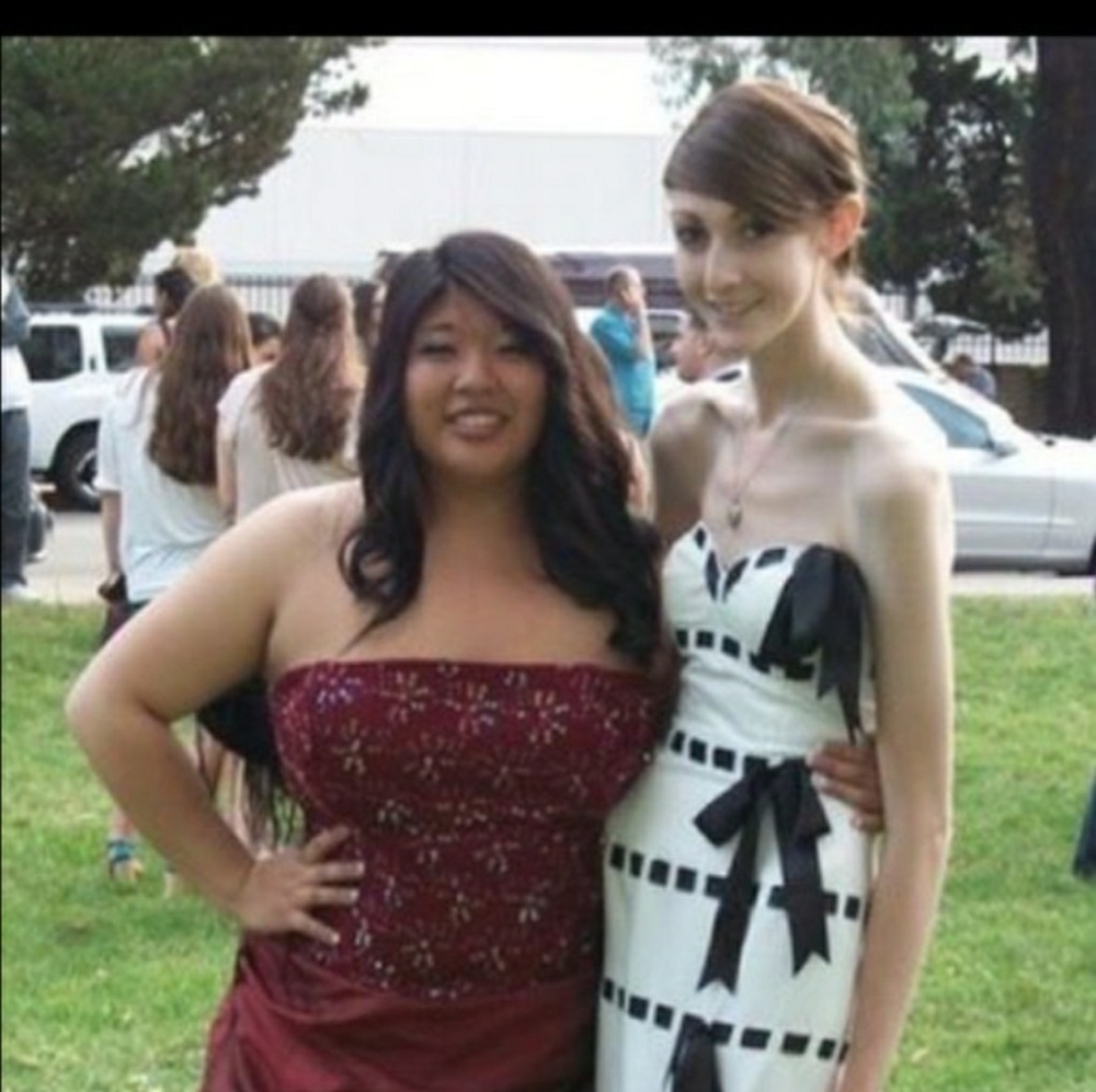 Terani Couture Dress - Picture 3 of 4